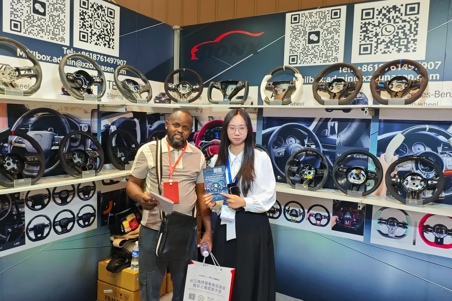 KANSORA team meeting an overseas customer at an international trade show